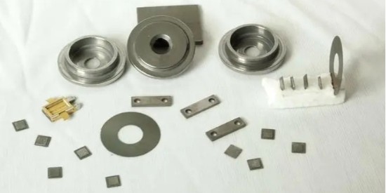 使用金（jīn）屬除油劑兩種（zhǒng）常見的工業清洗方式