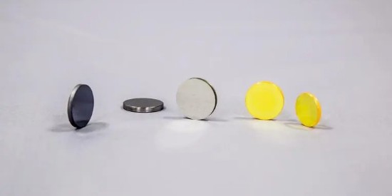 選擇砷化镓清洗劑快速去除有機物（wù）、粉塵以及氧化層