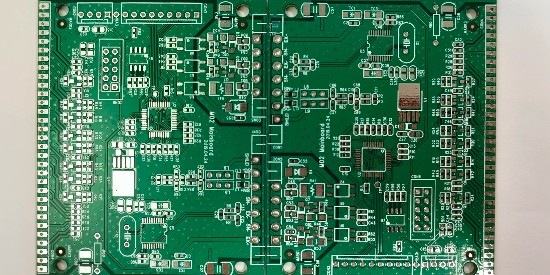 選擇（zé）pcb助（zhù）焊劑清洗劑到底是溶劑還（hái）是水（shuǐ）基呢