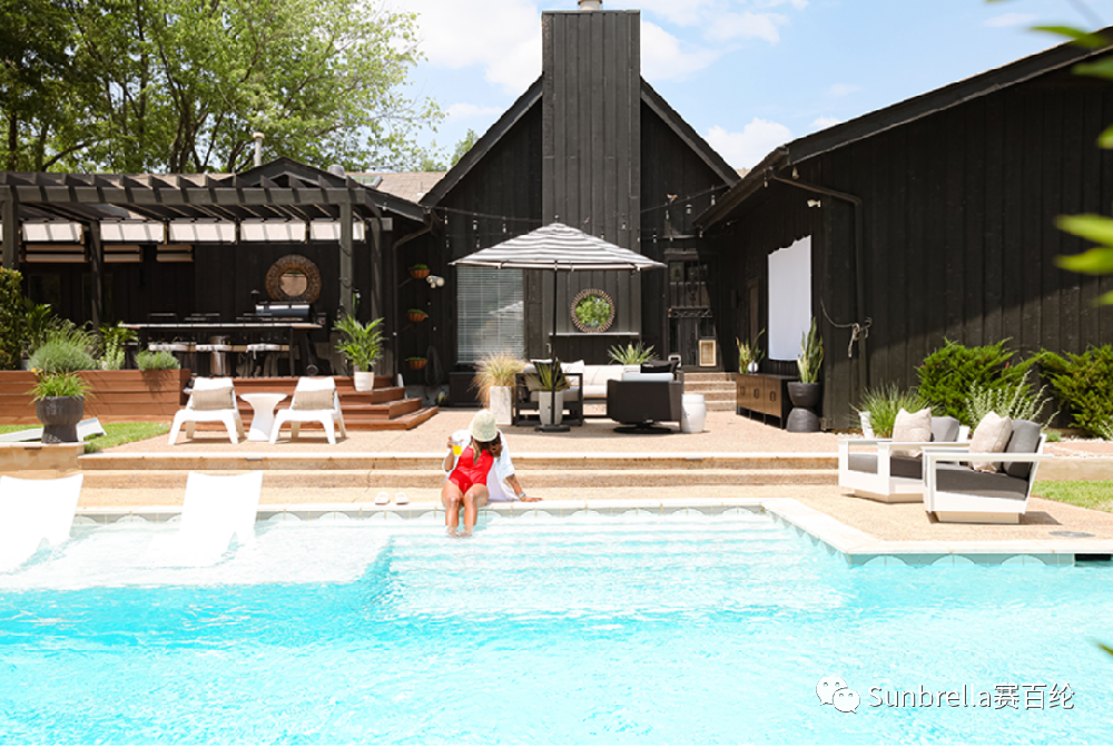 設計師聚焦：Carmeon Hamilton | 開啟高奢舒適的泳池露台生活